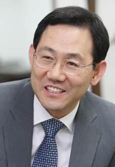 주호영 원내대표 '대형병원 임종실 설치' 1호 법안 발의