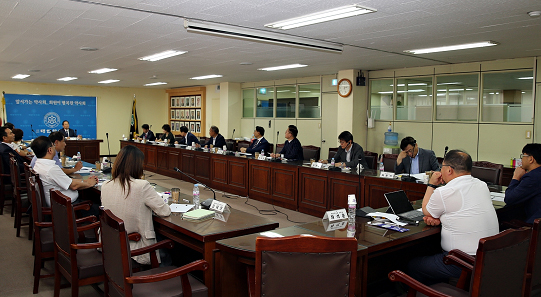 "정부가 화상투약기로 공적마스크 노력 짓밟아"