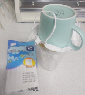 약사들의 일회용 마스크 실험…"액체차단 합격점"