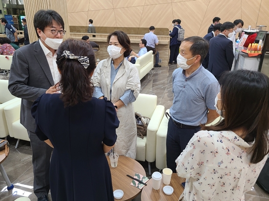 "담합 가능성"…법원, 무분별한 문전약국 개설에 제동