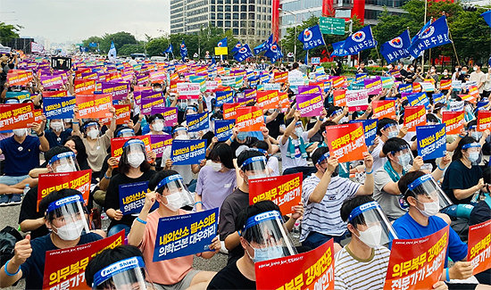 대통령은 '경고', 총리는 '대화'…의사 총파업 폭풍전야