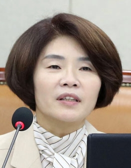 의사 총파업 중재나선 한정애…"국회 협의체 설치"