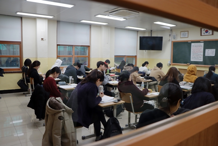 약사국시 당일 자가격리 중이면 면허취득 1년 미뤄야