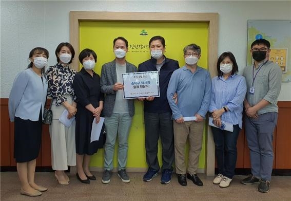 "따뜻한 추석되세요"...송파구약, 복지시설 6곳에 약손 사랑 