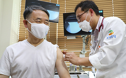 박능후 장관 "독감백신 접종 내가 솔선"…예방수칙 당부