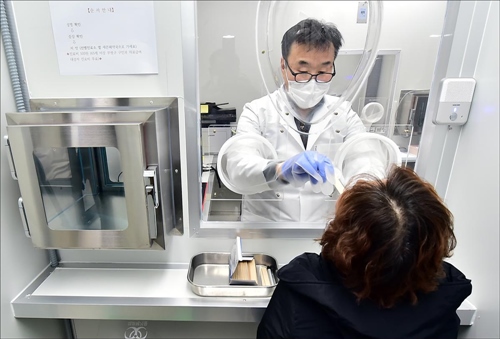 호흡기클리닉 처방환자, 약국 앞에서 전화 복약지도