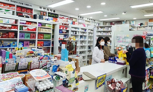 맞춤 건기식 솔루티오·신비락...약국 효자상품 육성