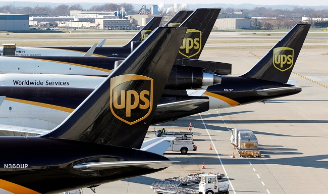 화이자 코로나백신, 대형 물류업체가 배송하는 이유