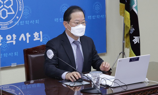 사람 많이 만나는 김대업 회장, 코로나 검사만 7번