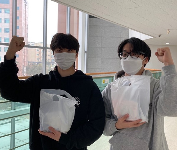 코로나 신 풍속도…선후배·교수들, SNS 약사국시 응원전