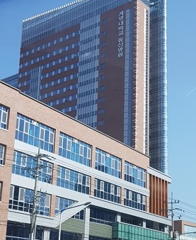 지정맥 인증 로봇이 조제약 배송…약제부→병동으로