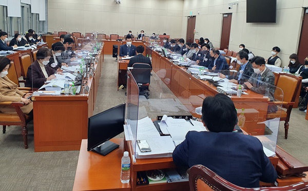 심사기회 놓쳐버린 생동규제·대체조제·CSO 법안