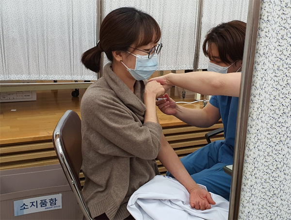 코로나 백신관리 '처음과 끝'…병원약사 역할 커진다