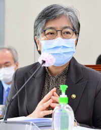 정은경 질병청장, 내일 보건소에서 AZ백신 맞는다