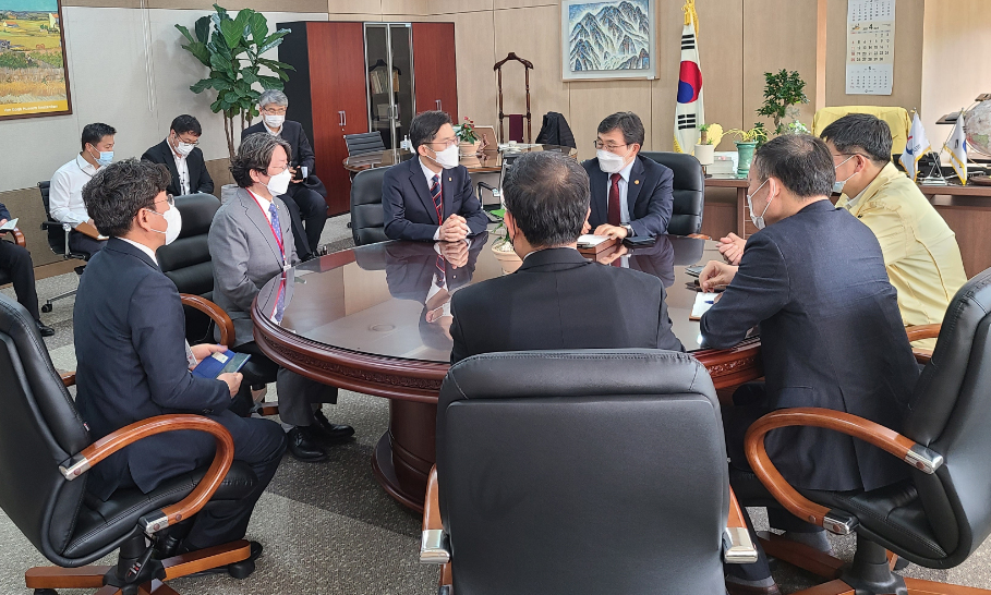 이필수 의협회장 당선인, 복지부장관·식약처장과 회동