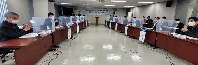 "실손 간소화 합의기구 만들라" vs "병원, 사보험과 무관"