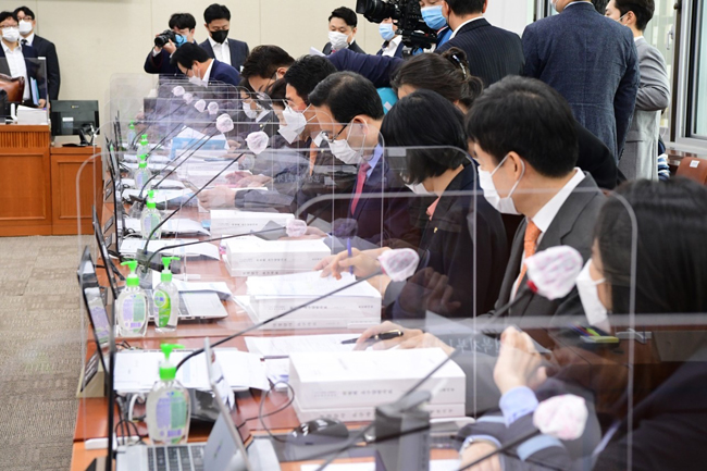 '1+3'·CSO 규제입법 청신호…산업 체질개선 예고