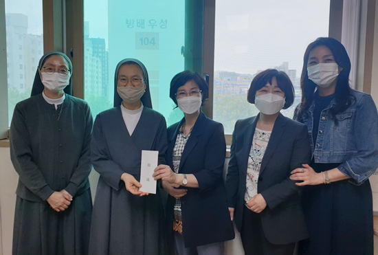 서초구약, 사회복지시설에 후원금·간식 전달 