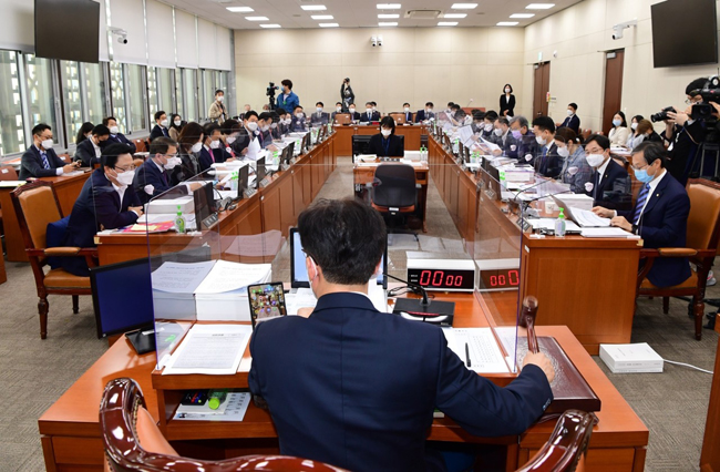 복지위 이달 개최 가닥…1+3규제 등 약사법 의결될까