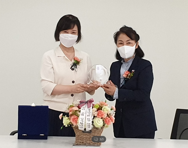 덕성약대 총동문회, 스승의 날 맞아 모교 방문