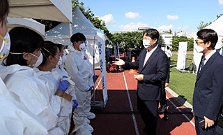 국회, 코로나 초비상…익명게시글 "의원실 재택 안지켜"